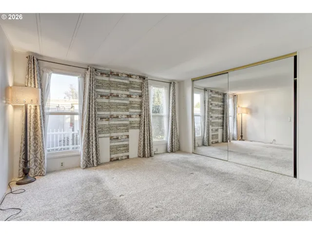 Bedroom, Primary