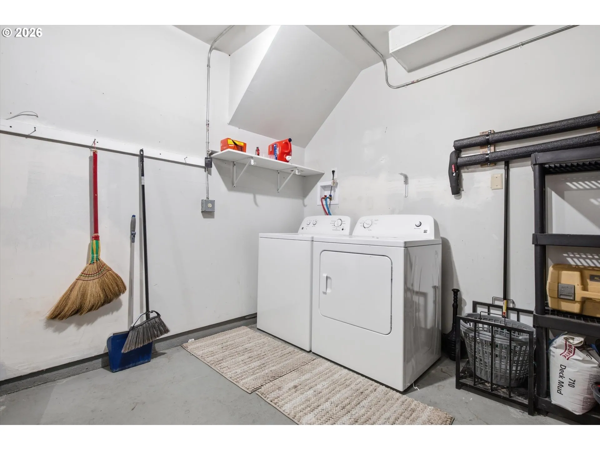 Laundry-Garage