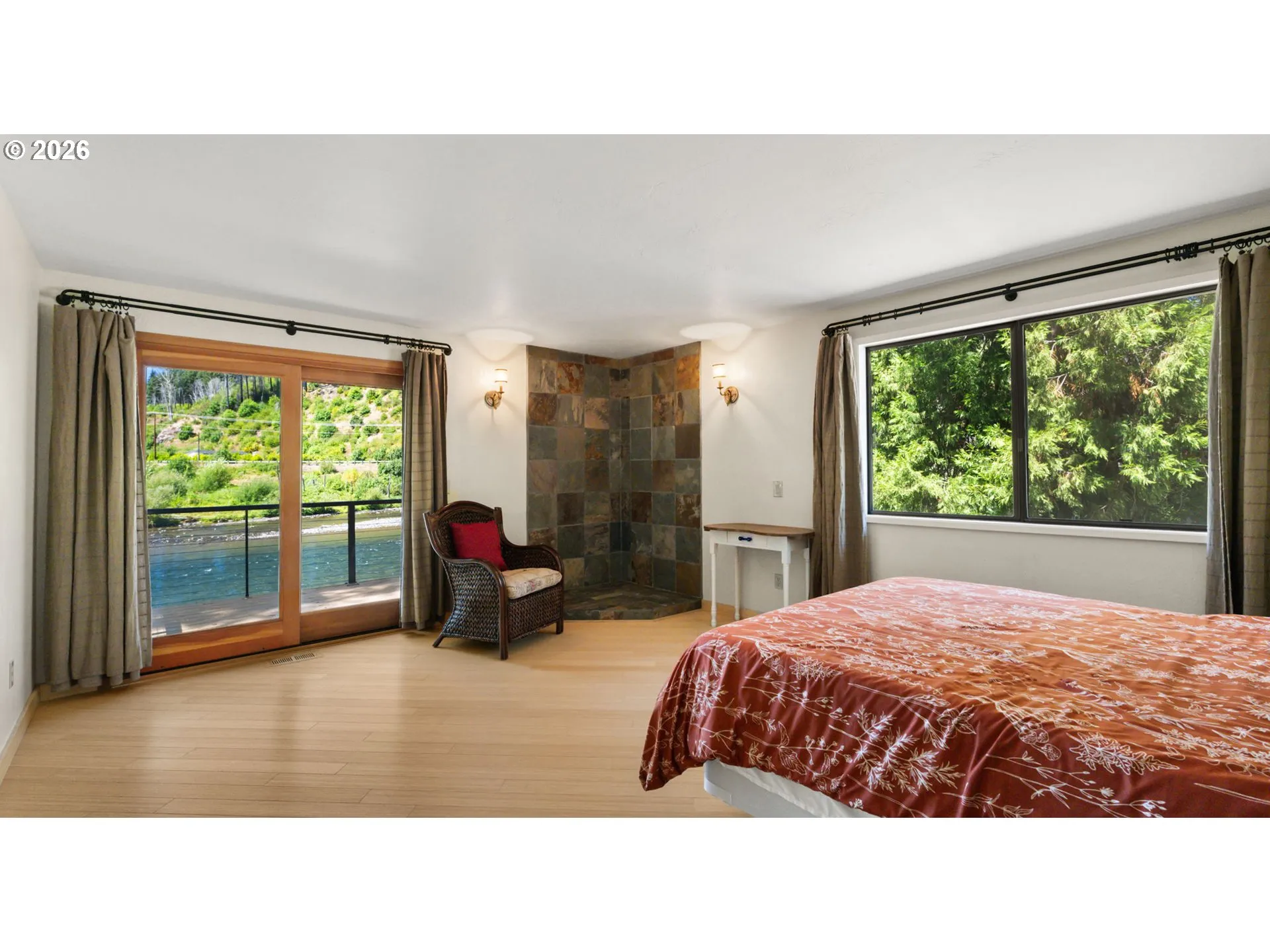 Bedroom, Primary-Upper