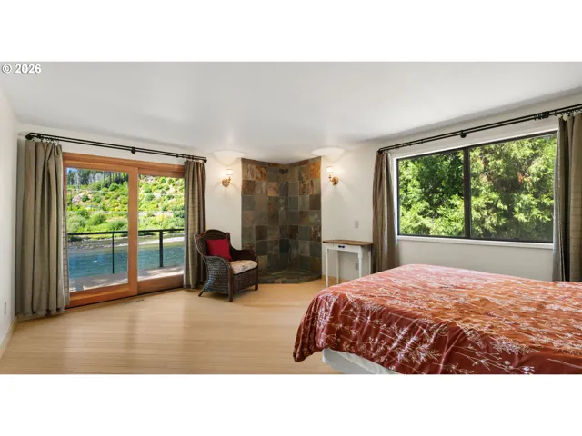 Bedroom, Primary-Upper