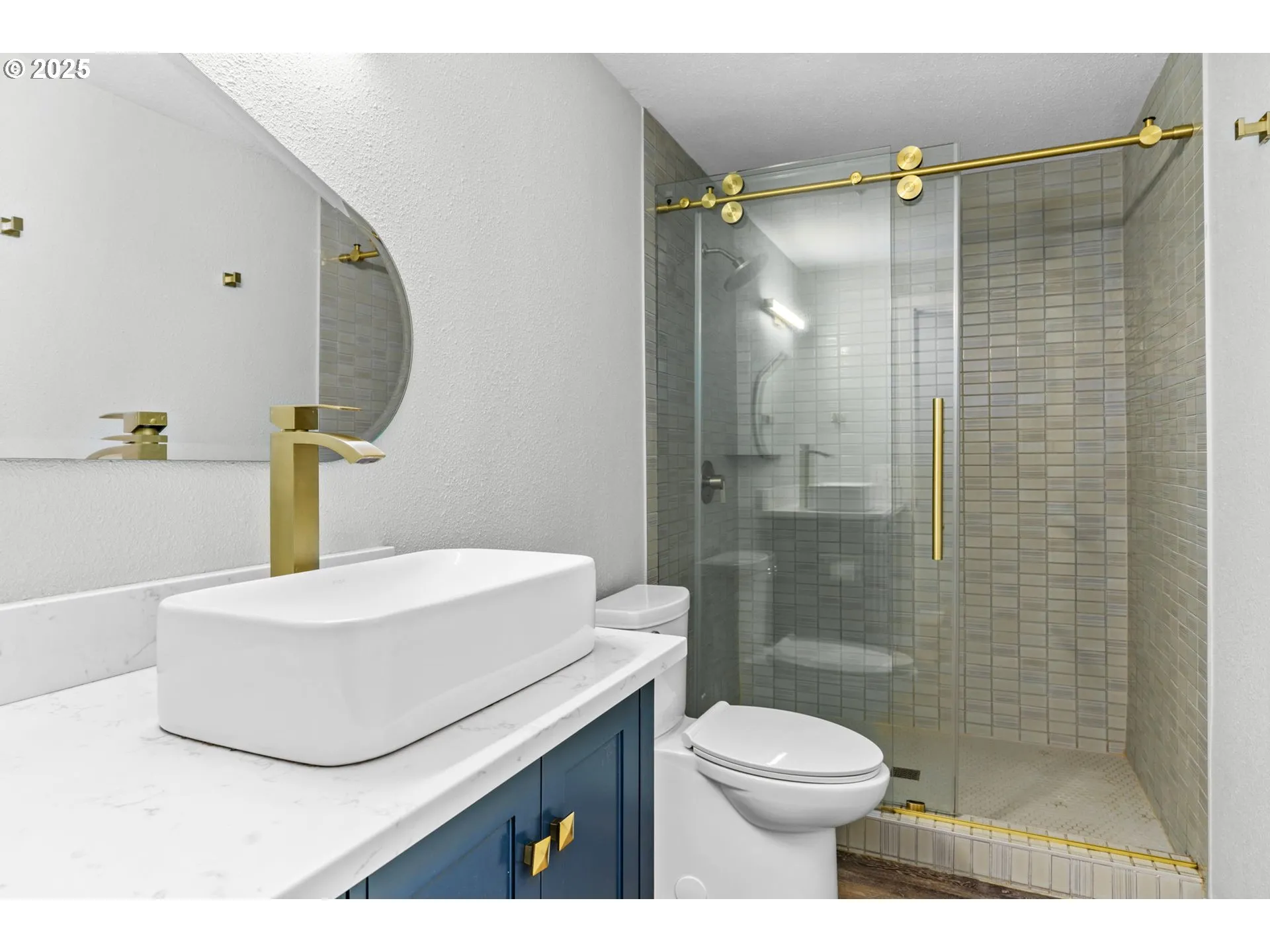 Bathroom-Walk in Shower