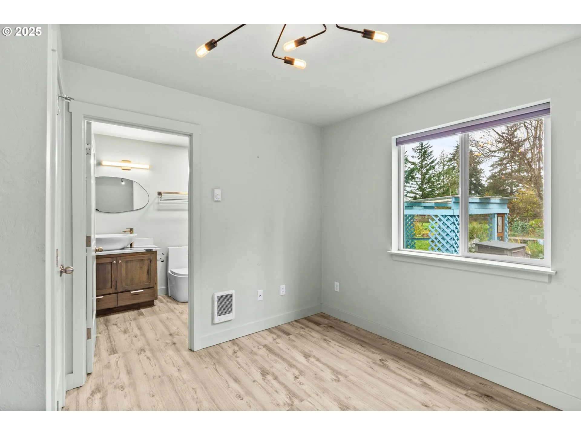 Bedroom, Primary