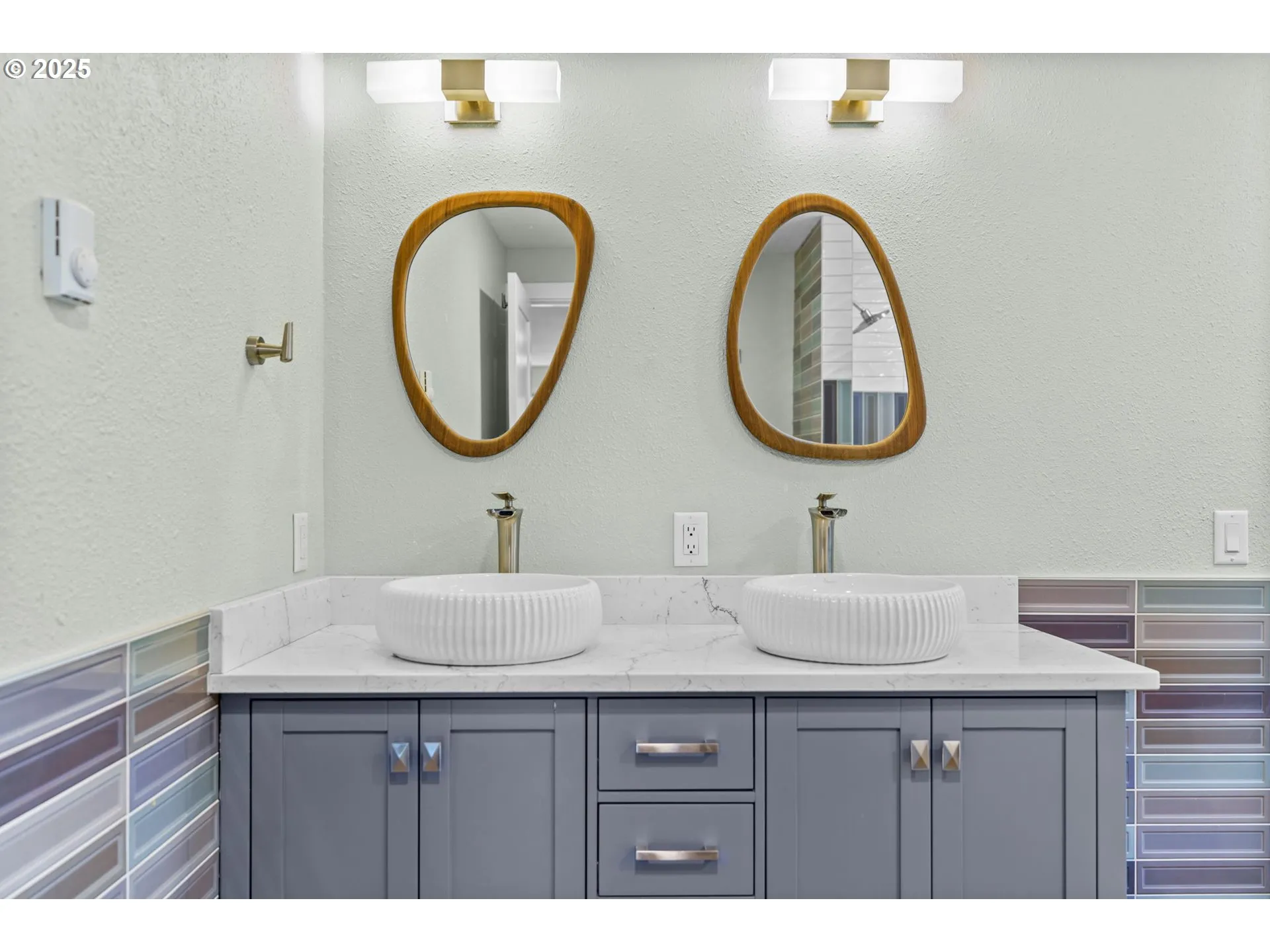 Bathroom, Attached-Double Sinks