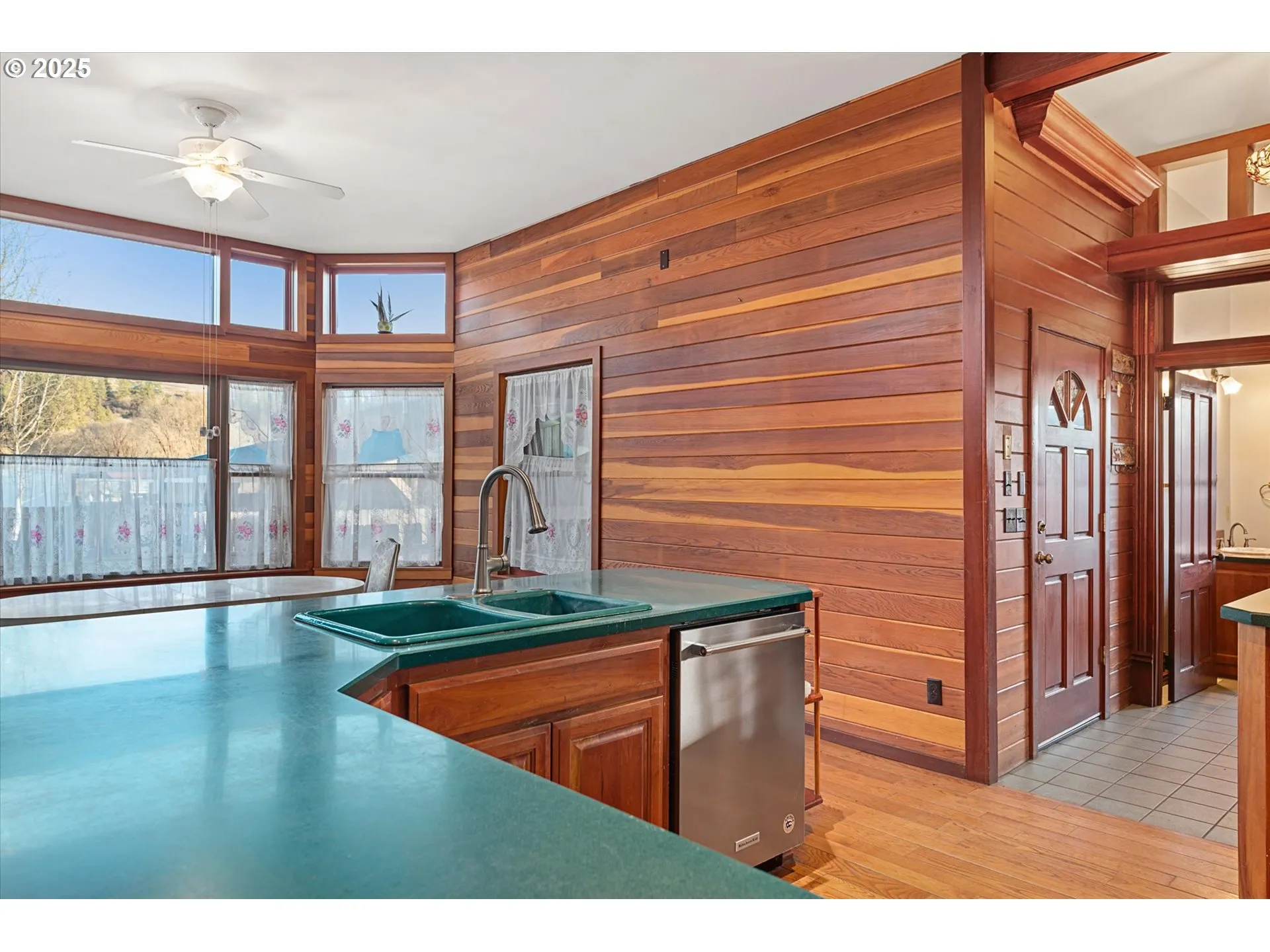 Kitchen-Island