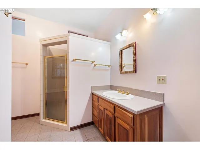 Bathroom-Upper