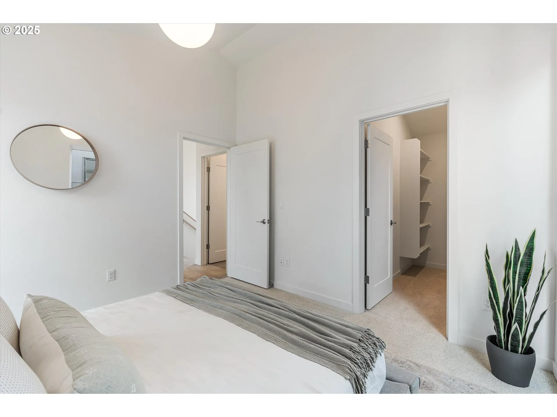 Bedroom, Primary-Upper