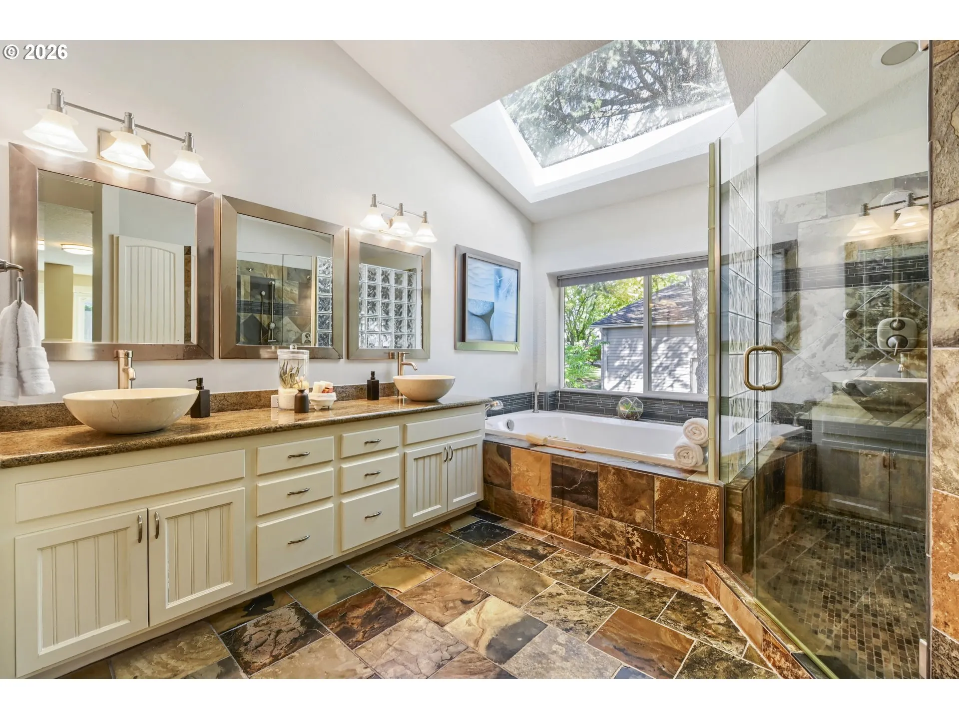 Bathroom, Attached-Upper