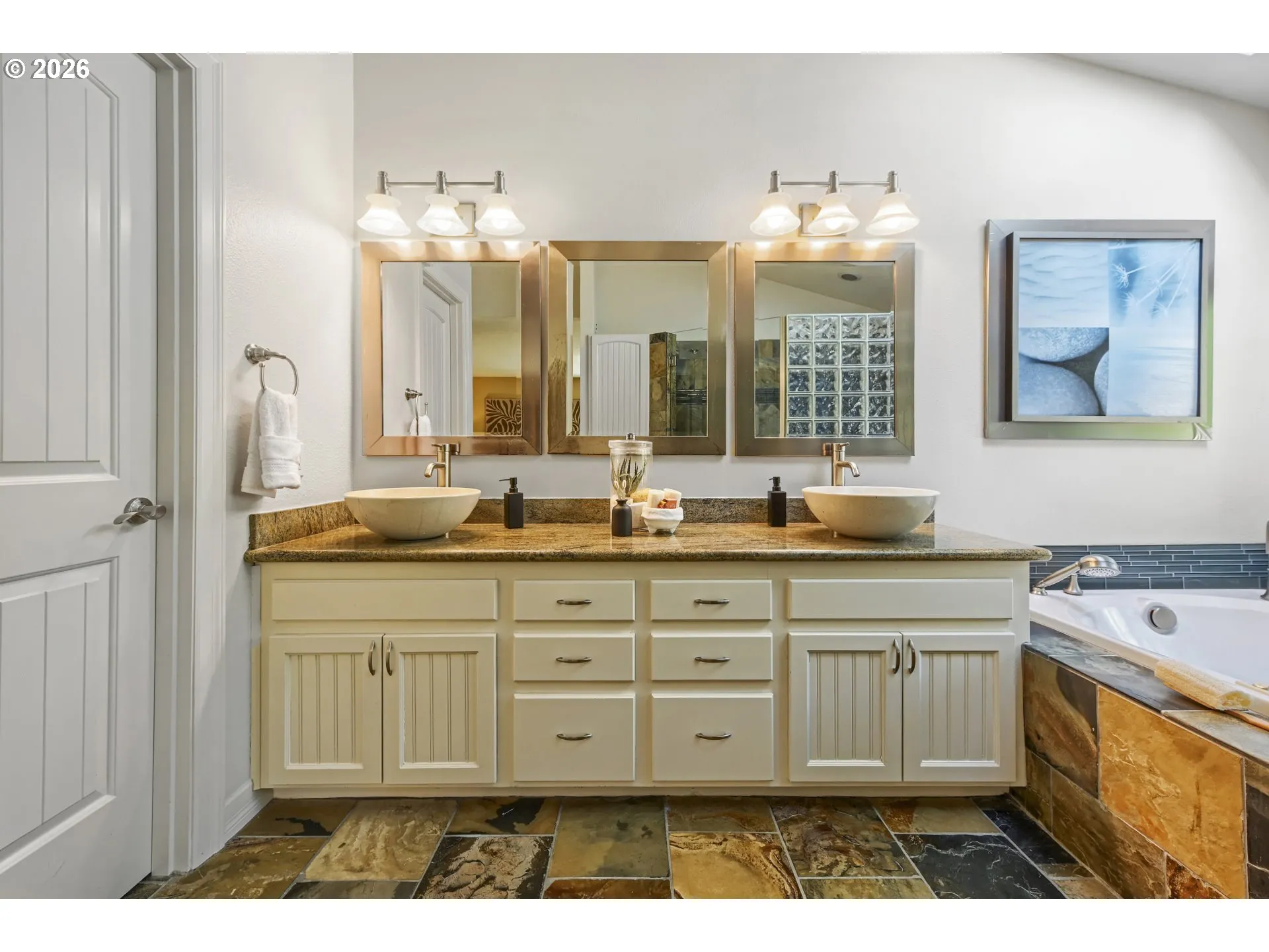 Bathroom, Attached-Upper