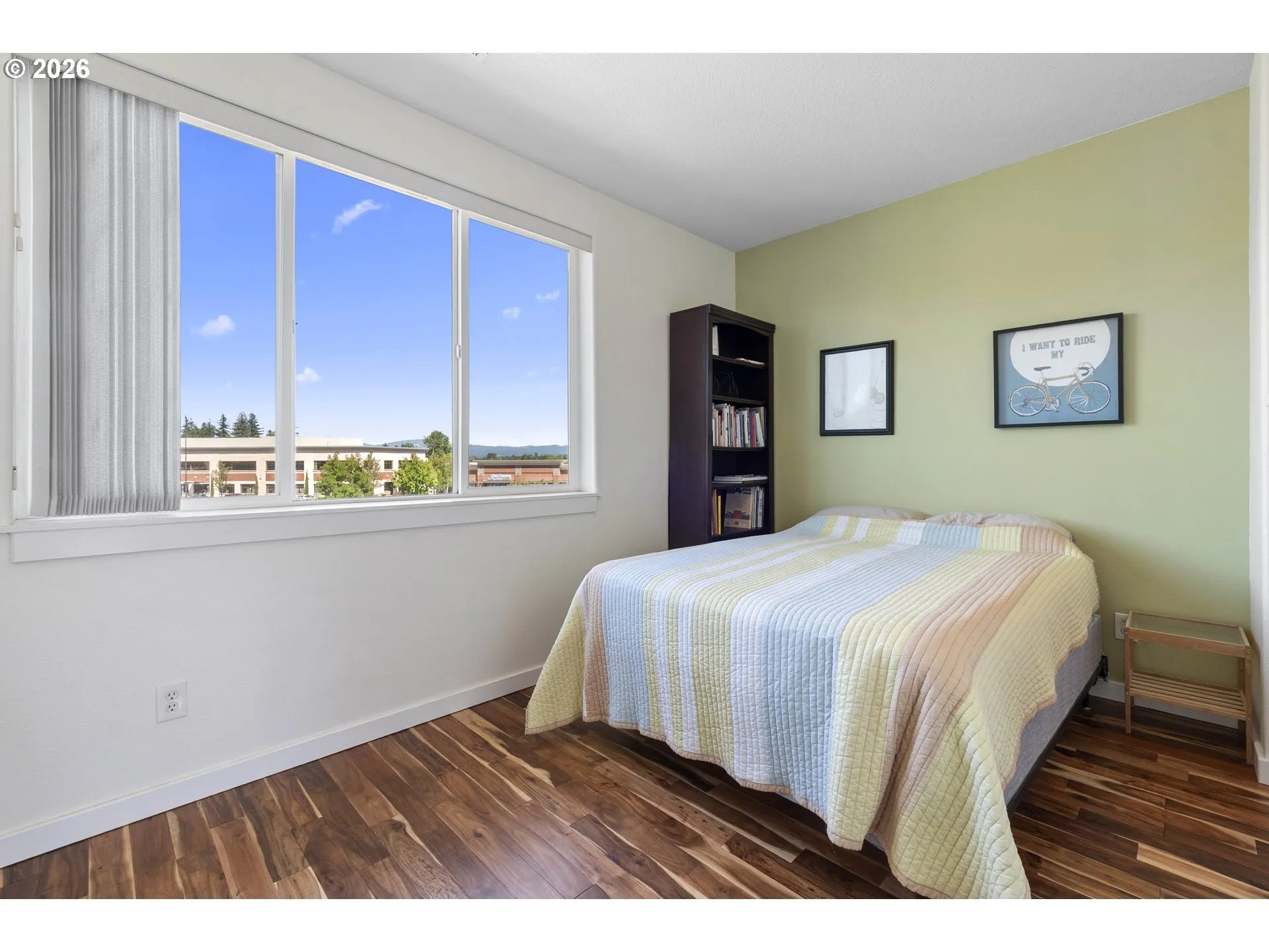Bedroom-Full Bathroom