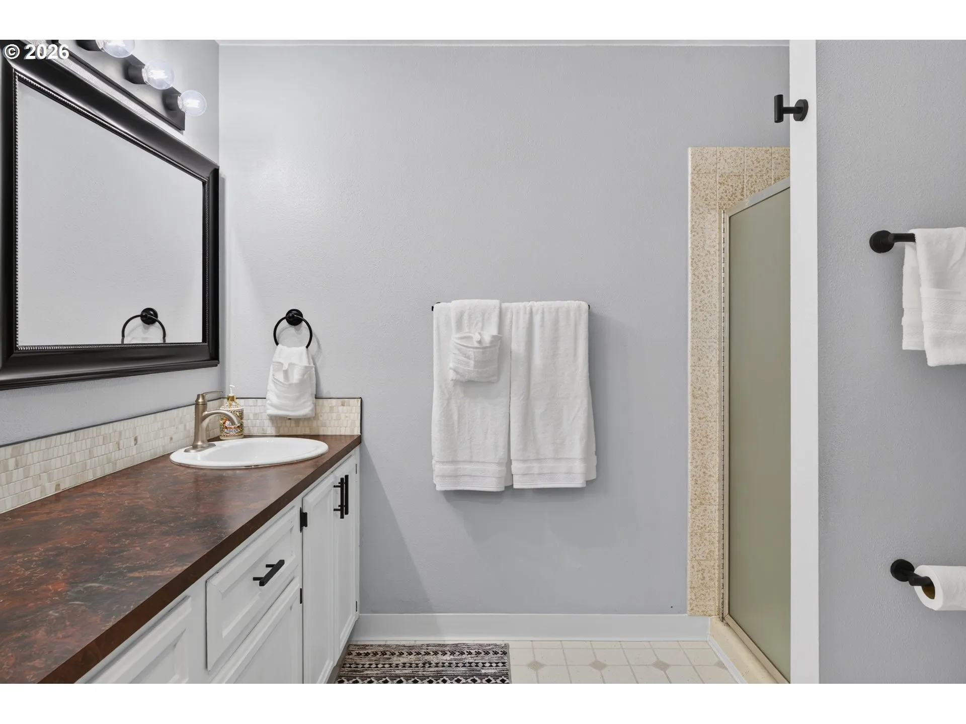 Bathroom-Upper