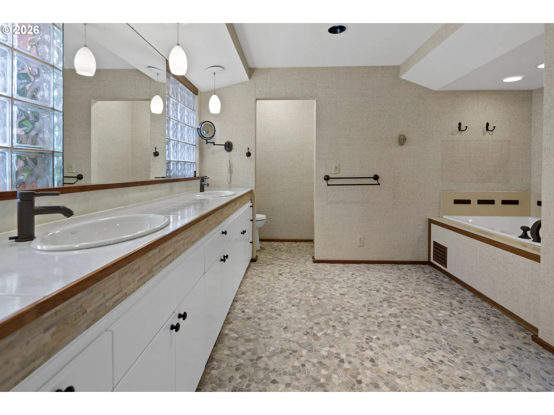 Primary Bedroom-Attached Bathroom