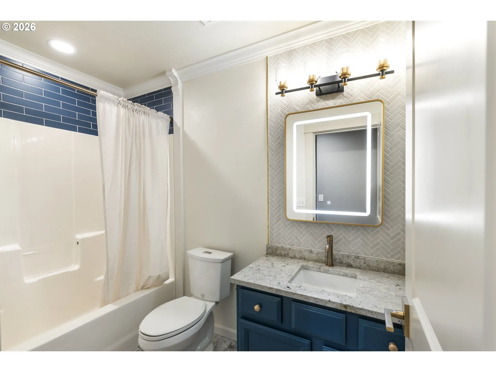 Bathroom-Upper