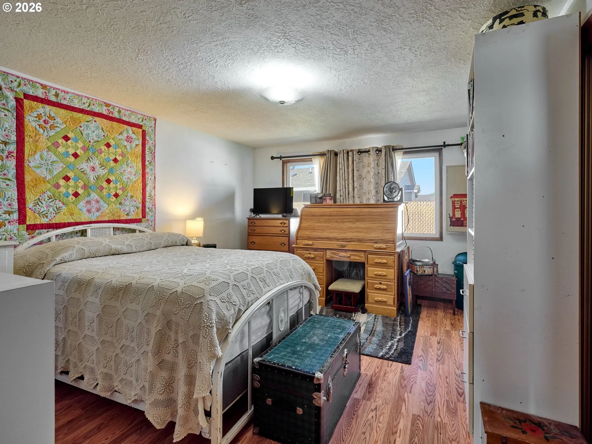 Bedroom, Primary