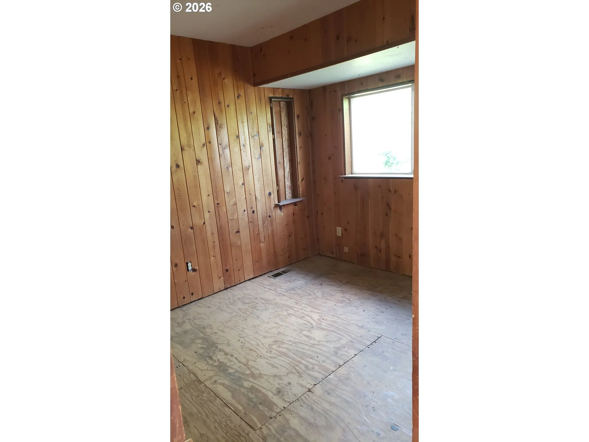 Bedroom-Upper