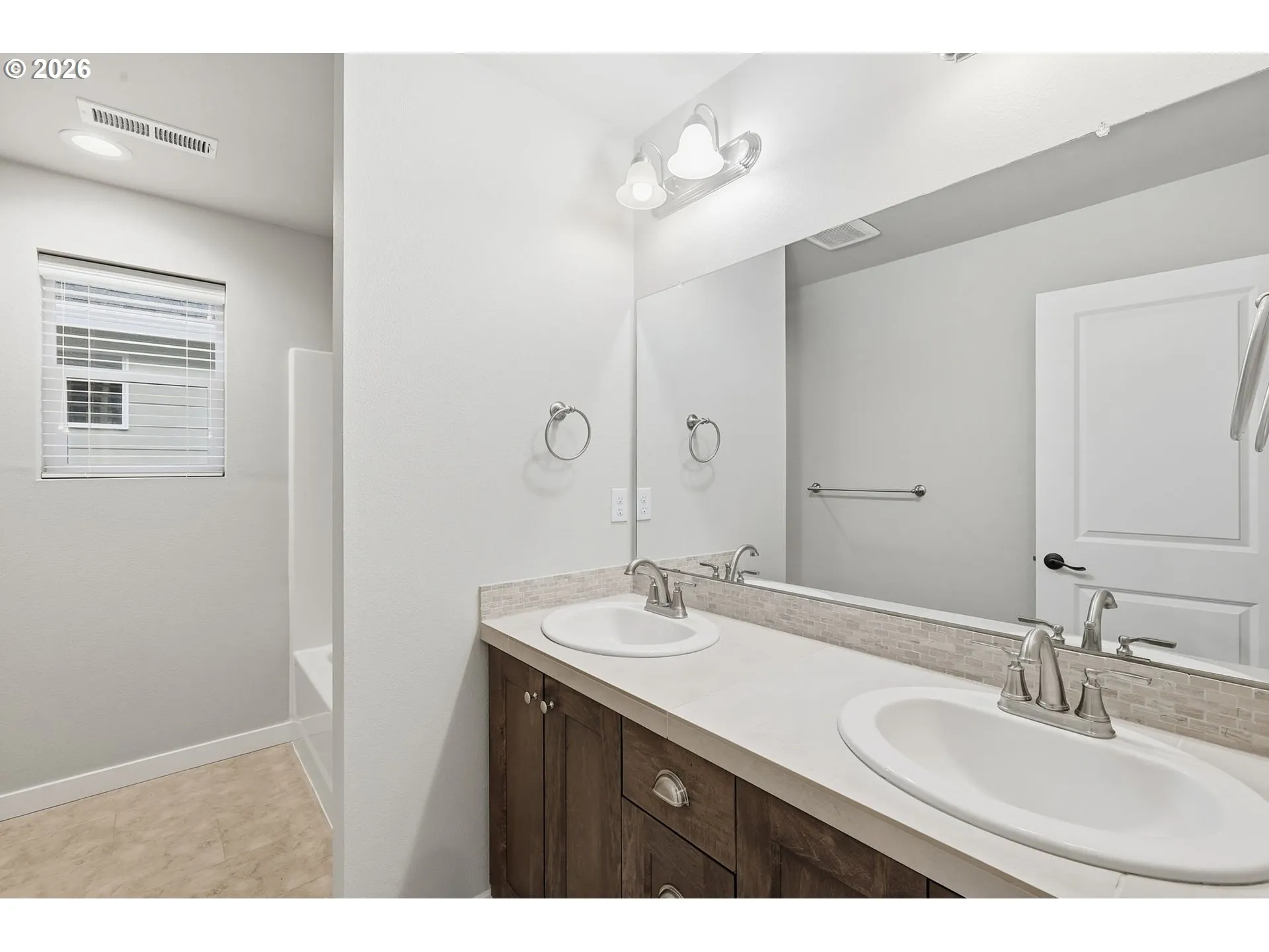 Bathroom-Upper