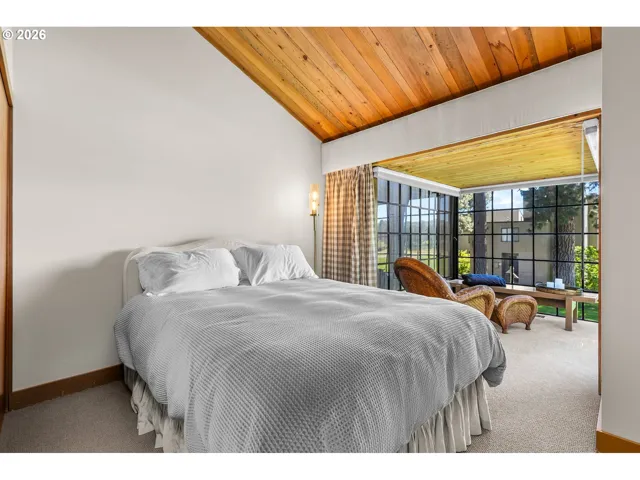 Bedroom, Primary-Upper
