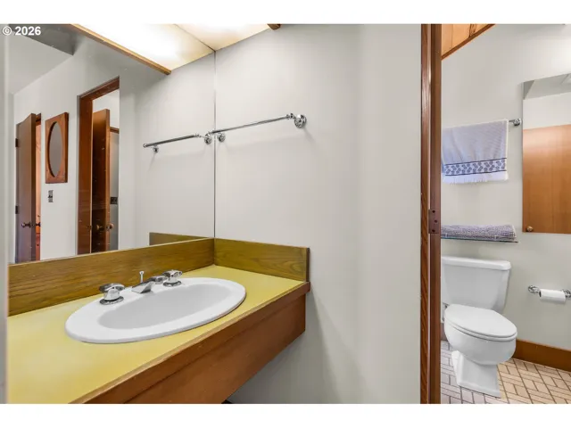 Bathroom-Jack and Jill