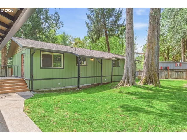 Front Yard-Fenced
