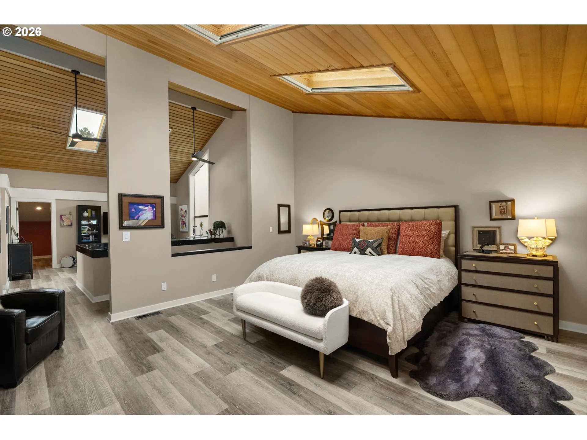 Bedroom, Primary