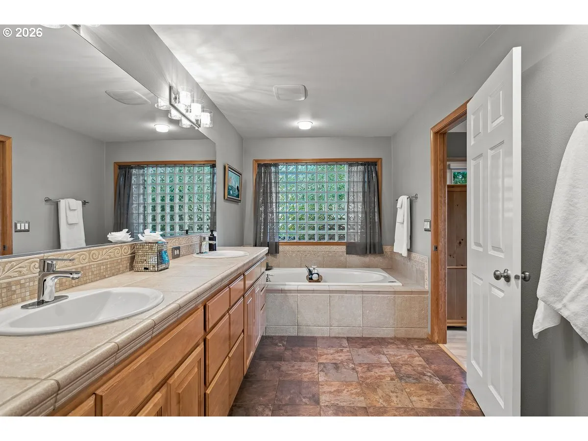 Bathroom, Attached
