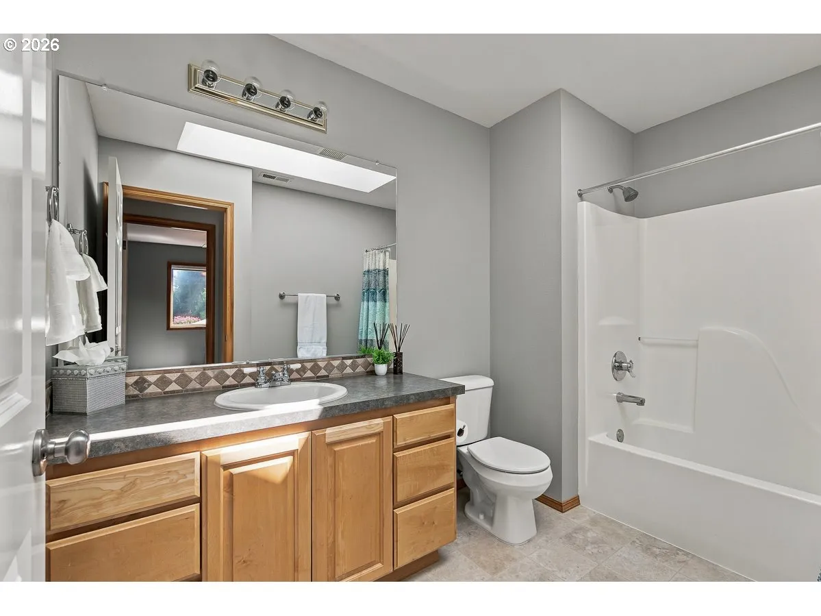Bathroom-Upper