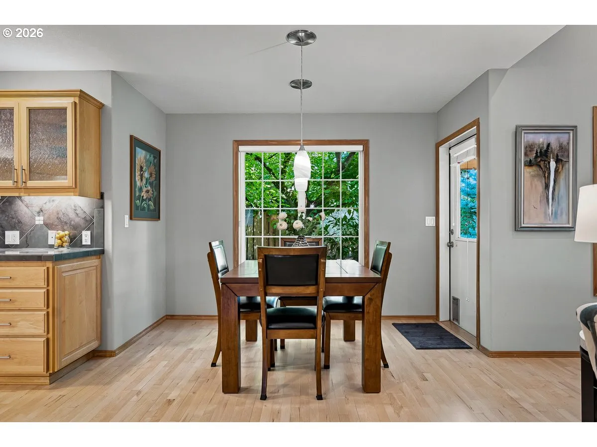 Kitchen/Nook-Eating Area