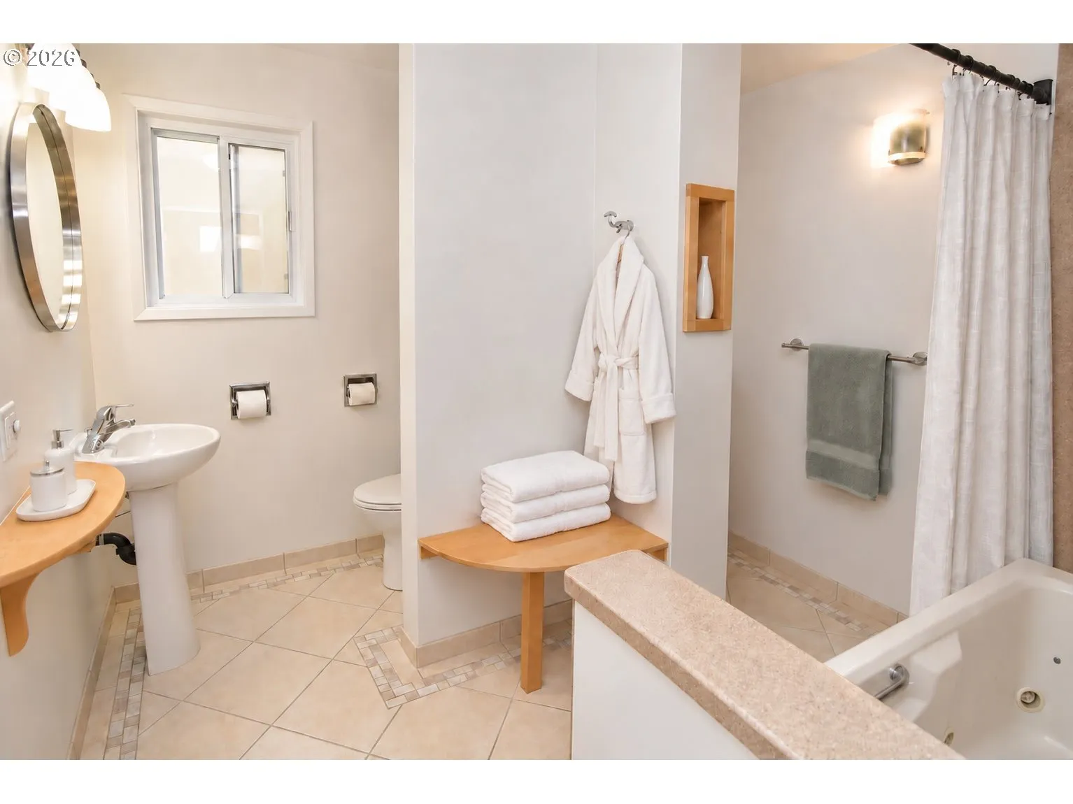 Bathroom-Lower