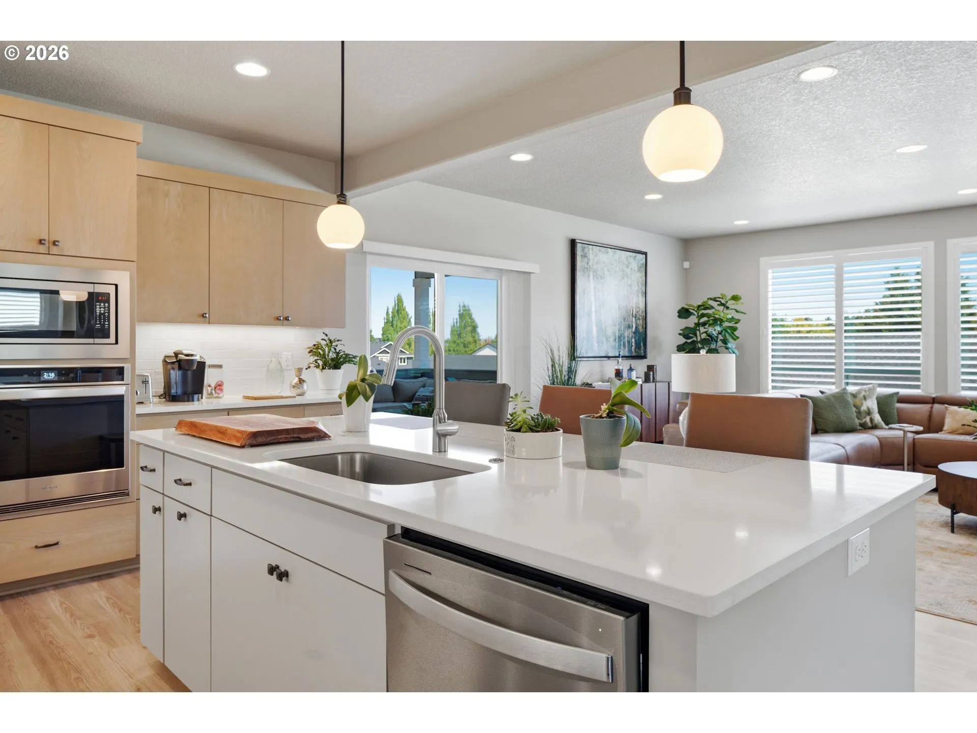 Kitchen-Breakfast Bar