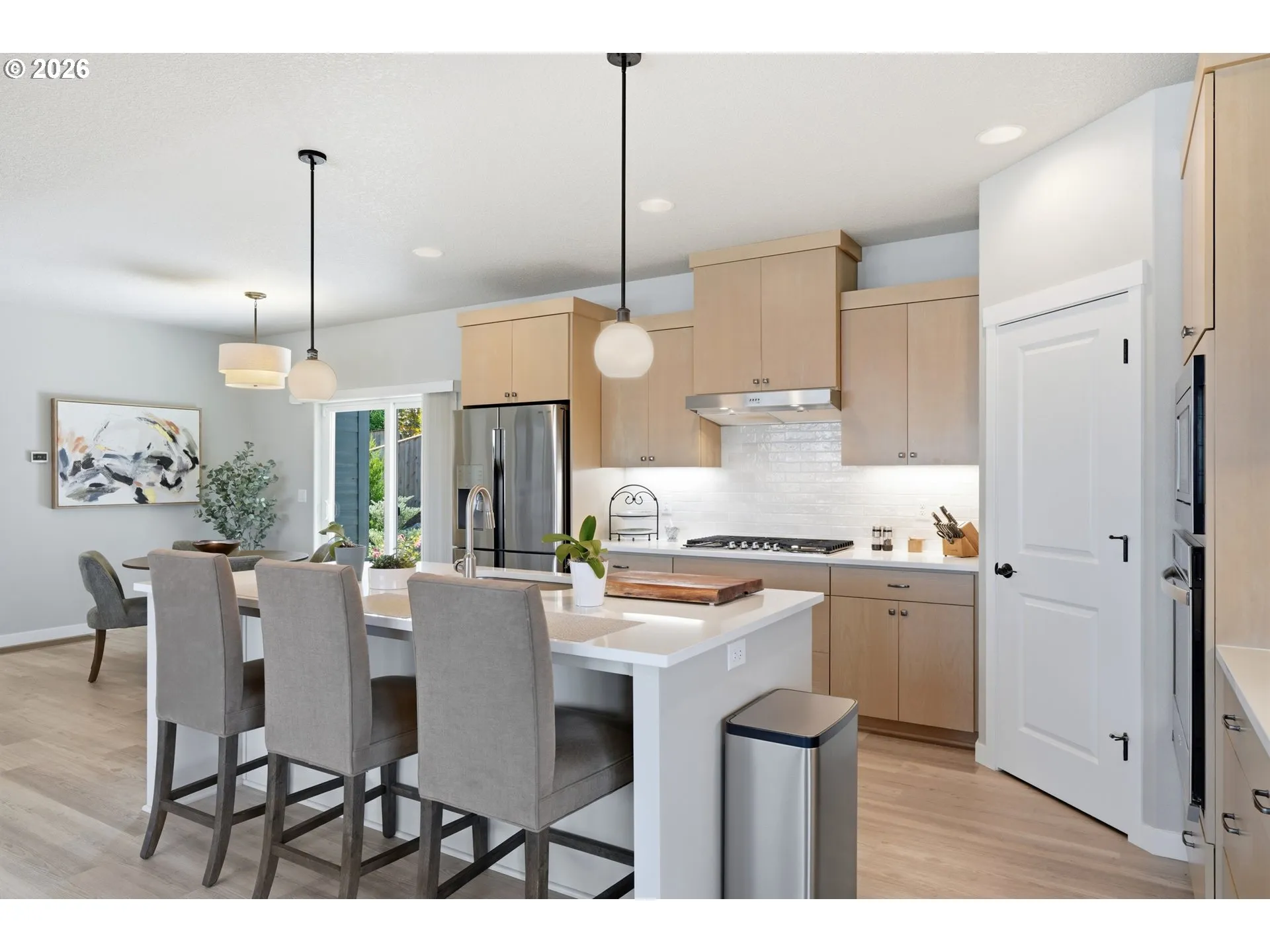 Kitchen-Breakfast Bar