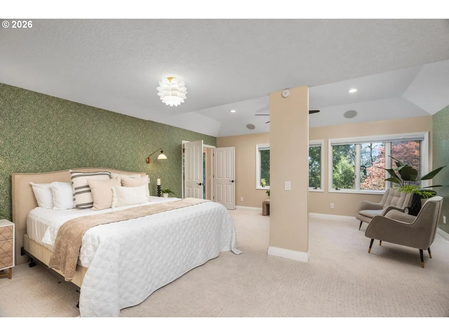 Bedroom, Primary