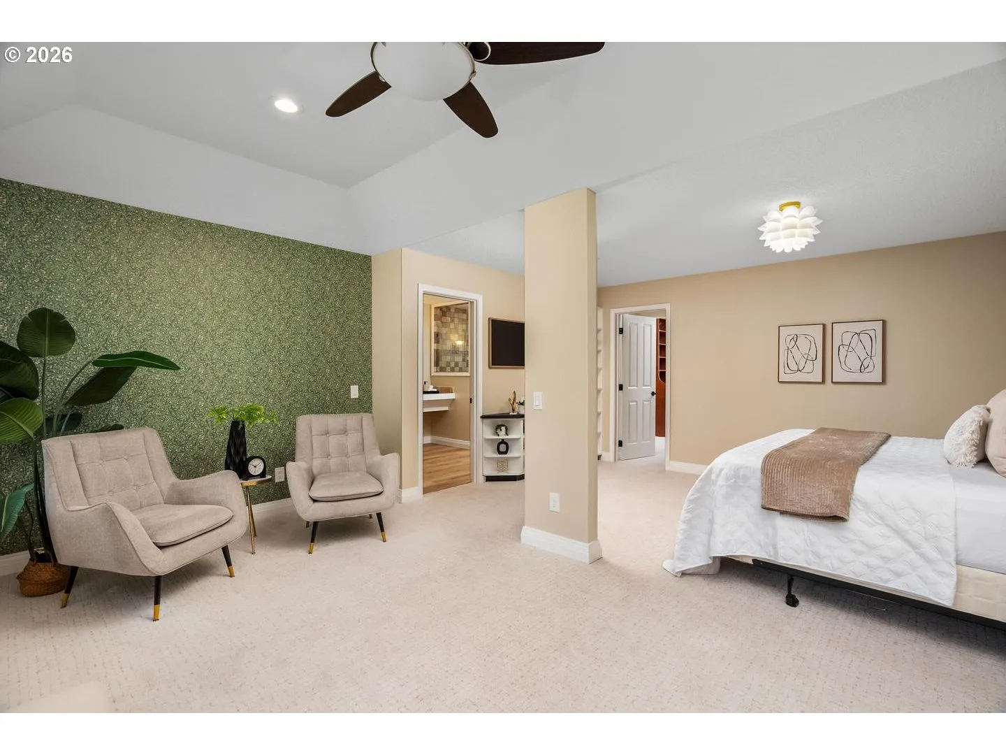 Bedroom, Primary