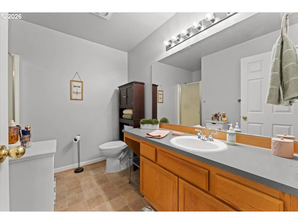 Bathroom, Attached-Walk in Shower