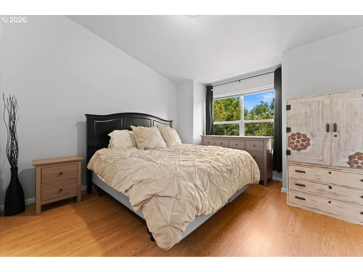 Bedroom, Primary