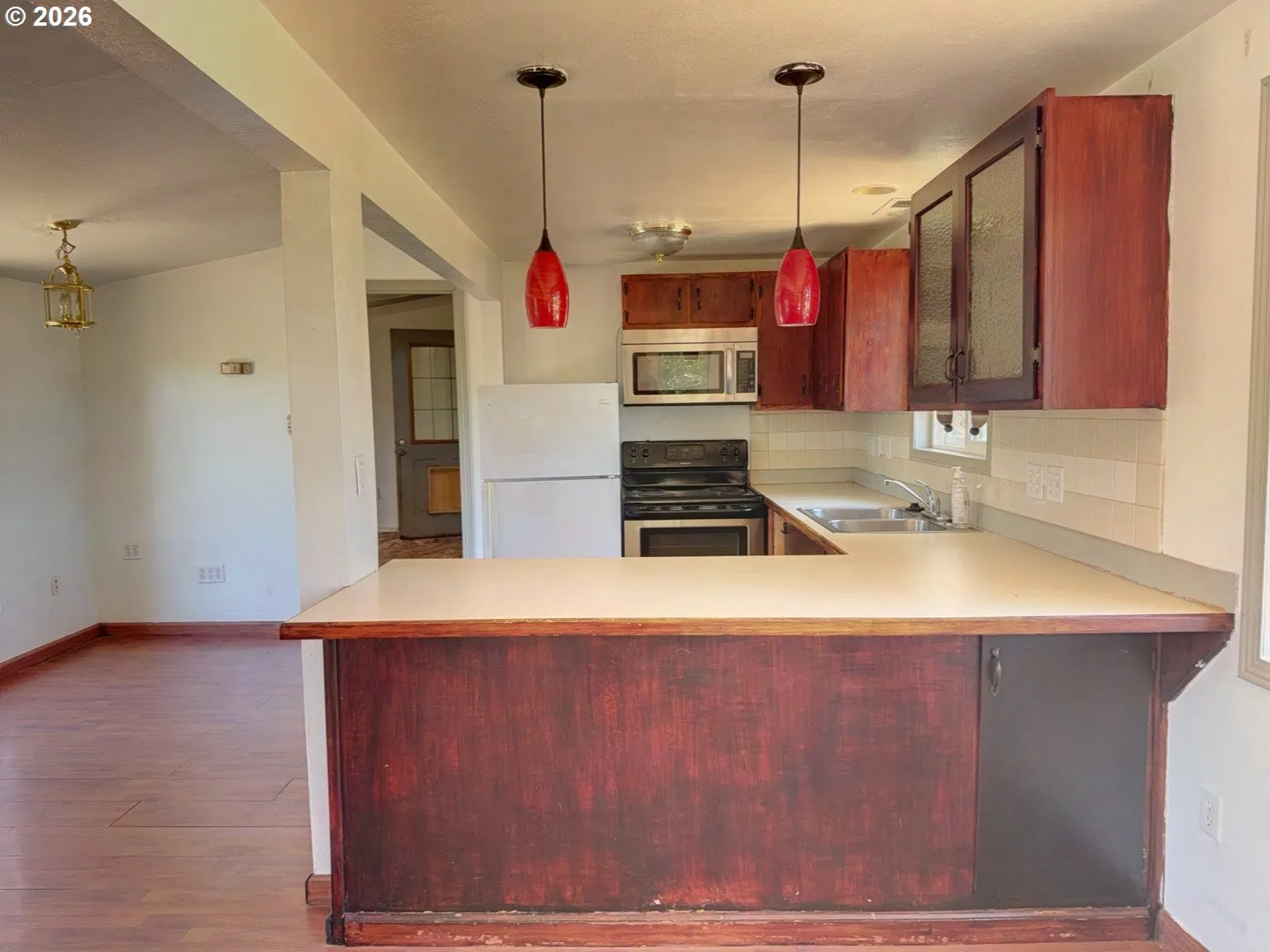Kitchen-Eating Area