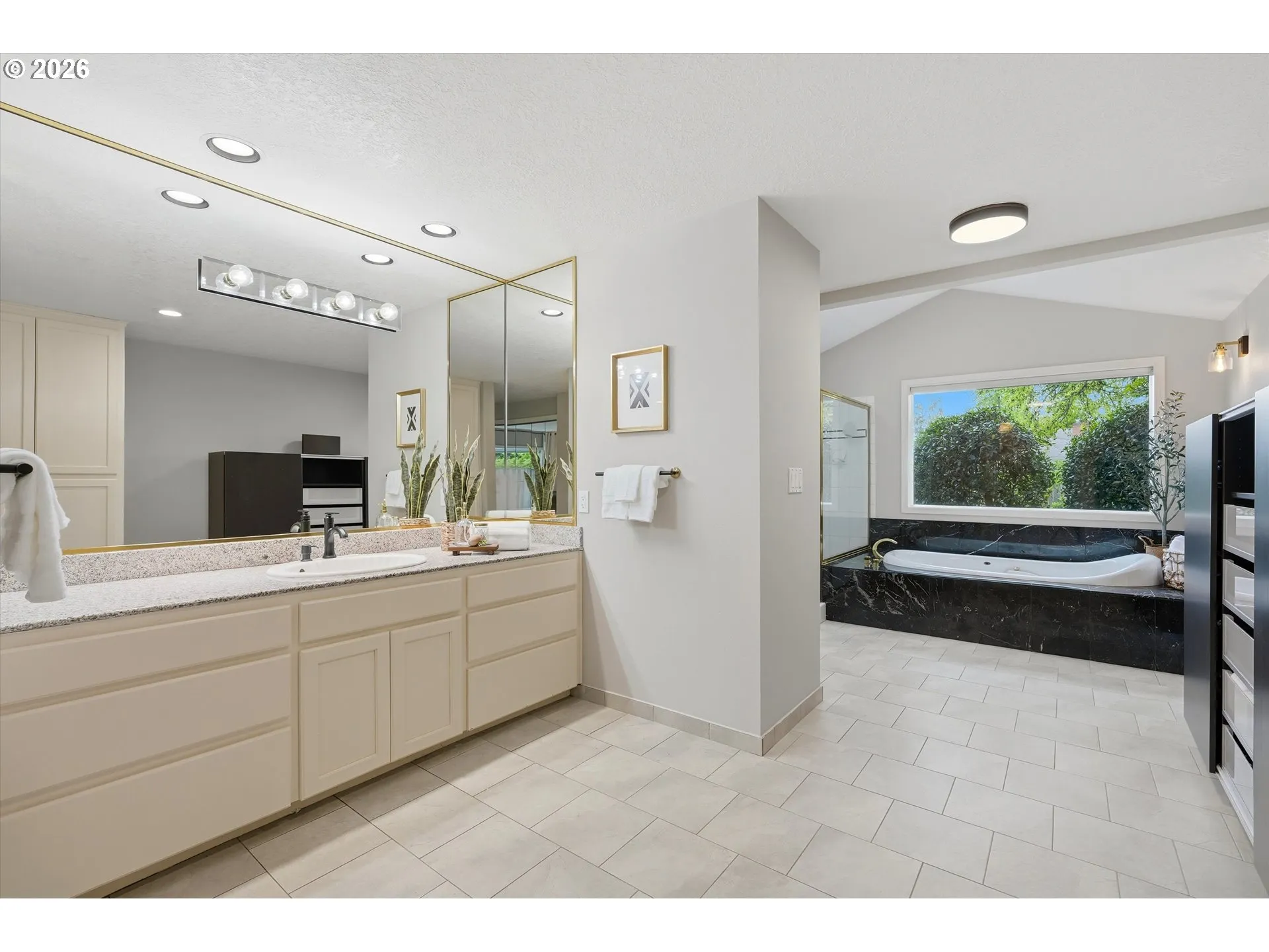 Primary Bedroom-Attached Bathroom