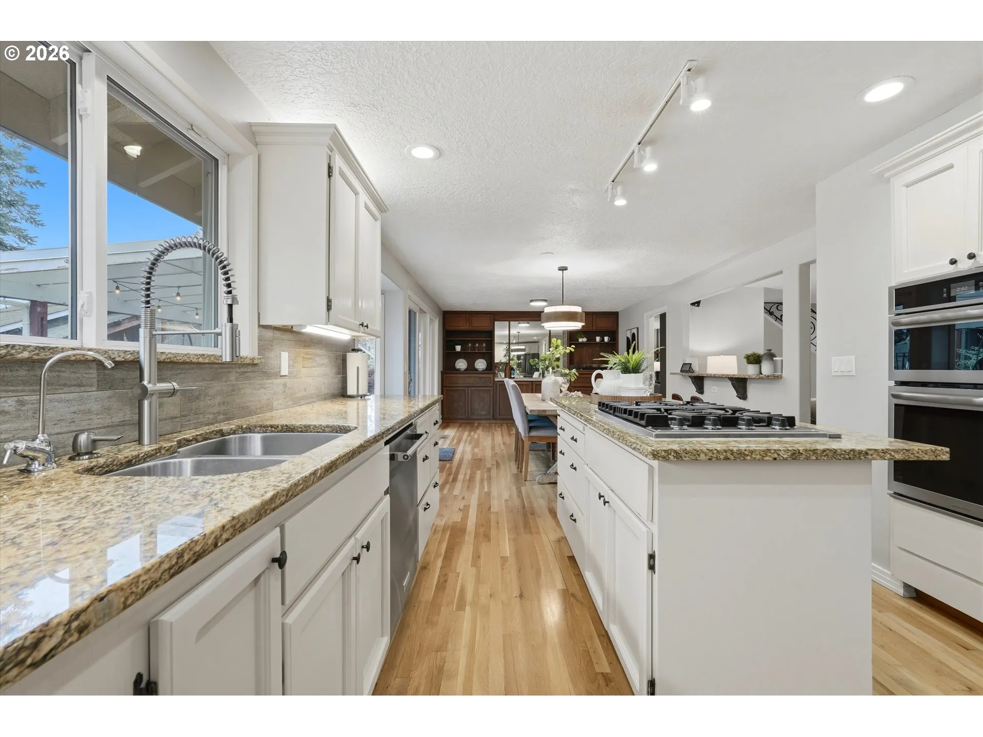 Kitchen-Cooking Island