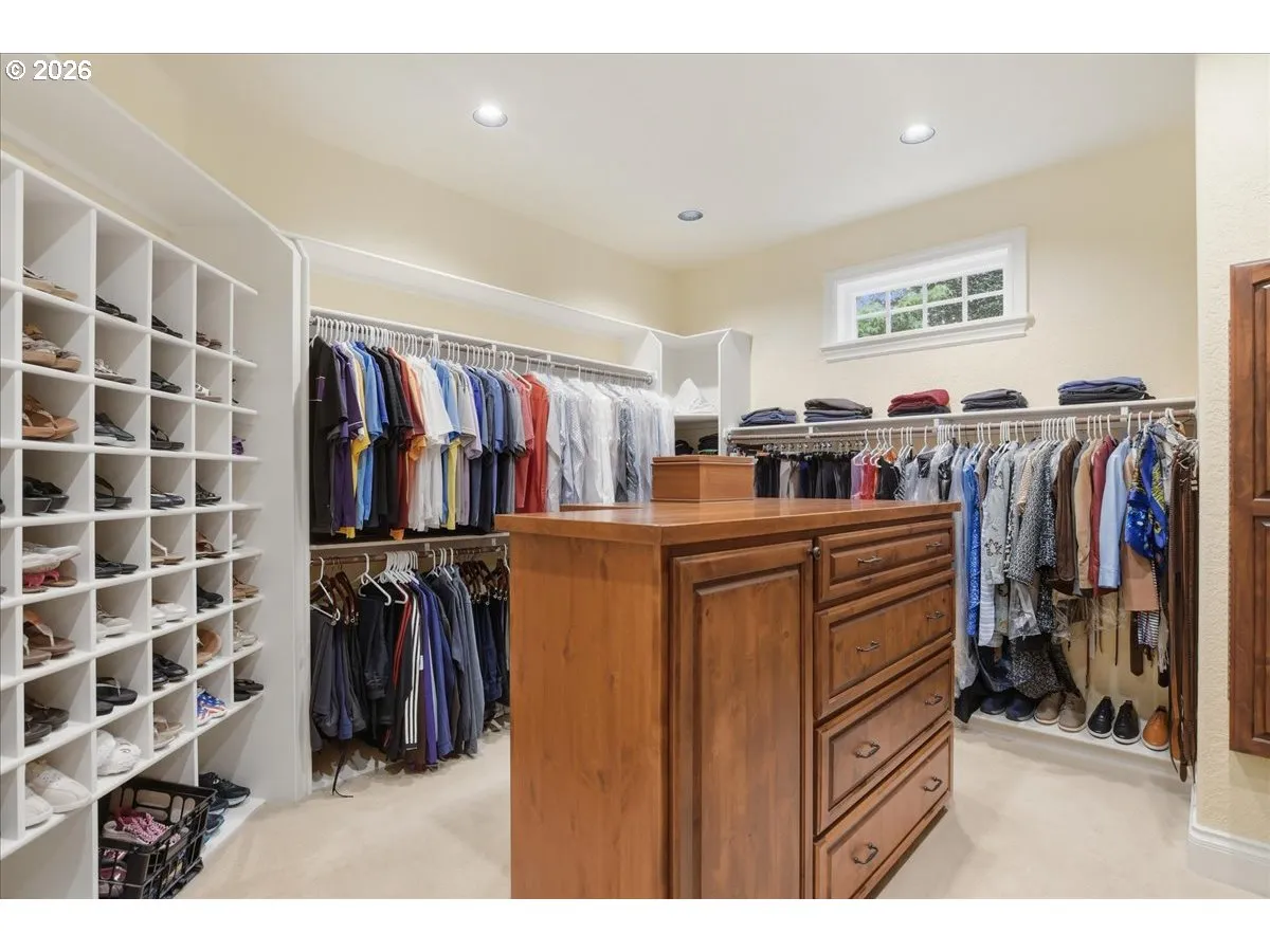 Bedroom, Owner's Suite-Walk-In Closet