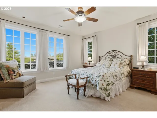 Bedroom-Full Bathroom