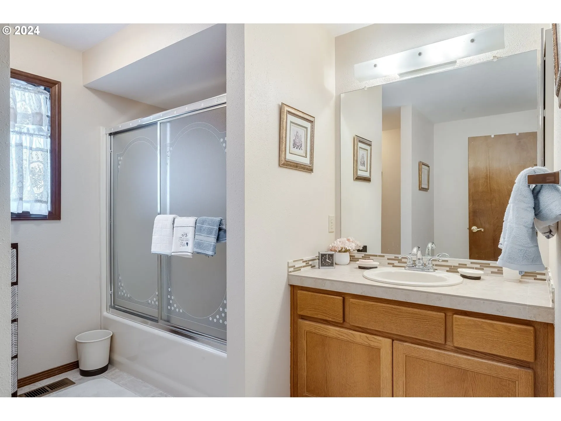 Bathroom-Upper