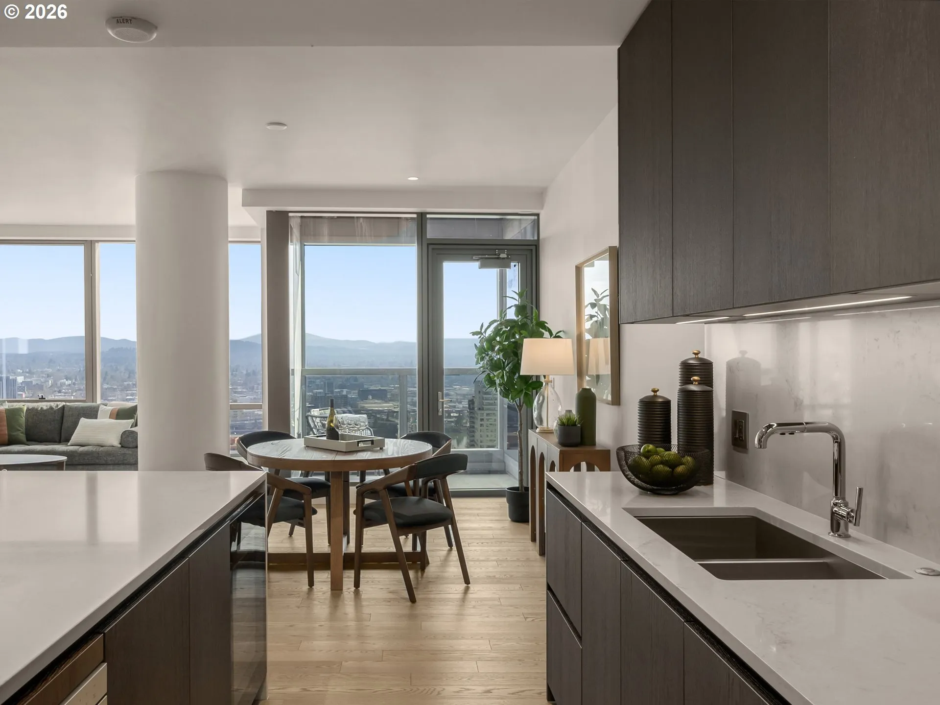 Kitchen/Dining Room-Island