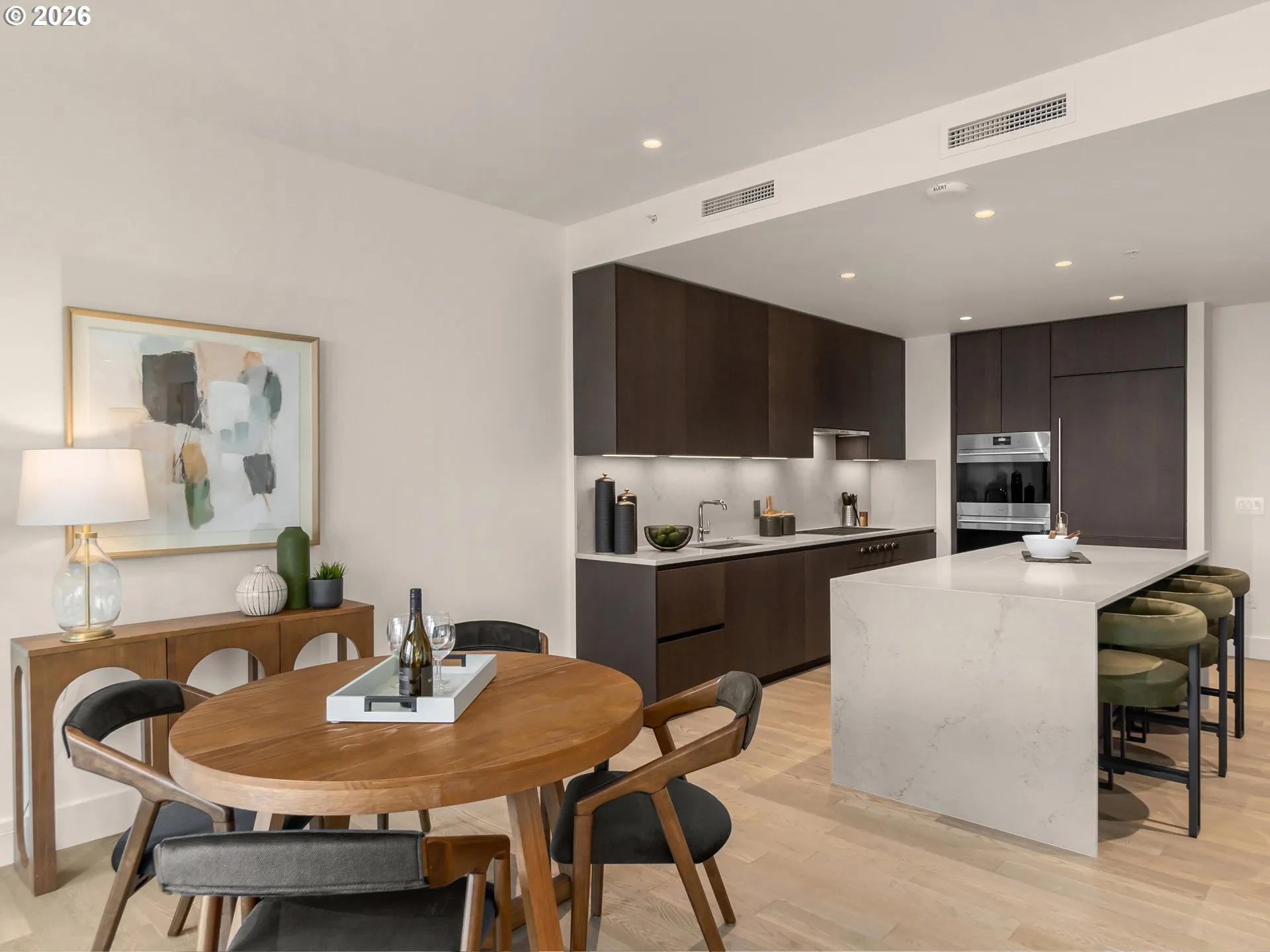 Kitchen/Dining Room-Island