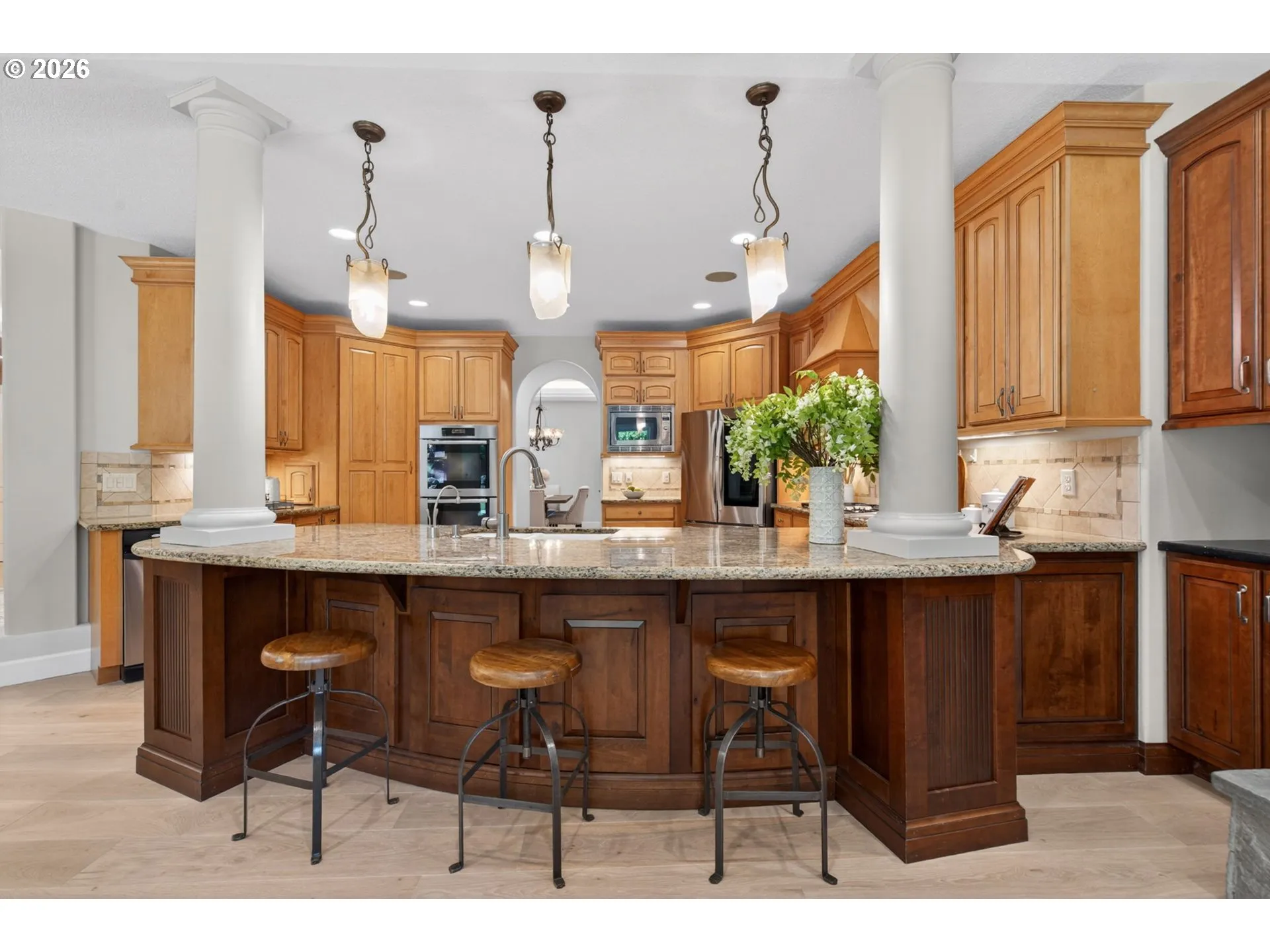 Kitchen-Breakfast Bar