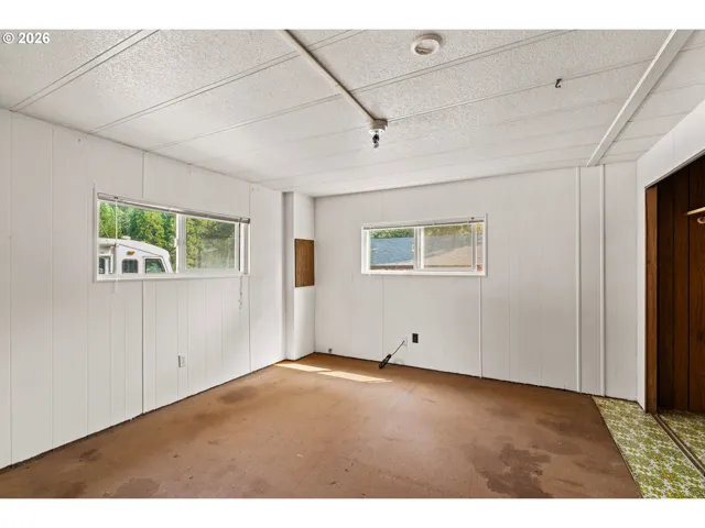 Bedroom, Primary
