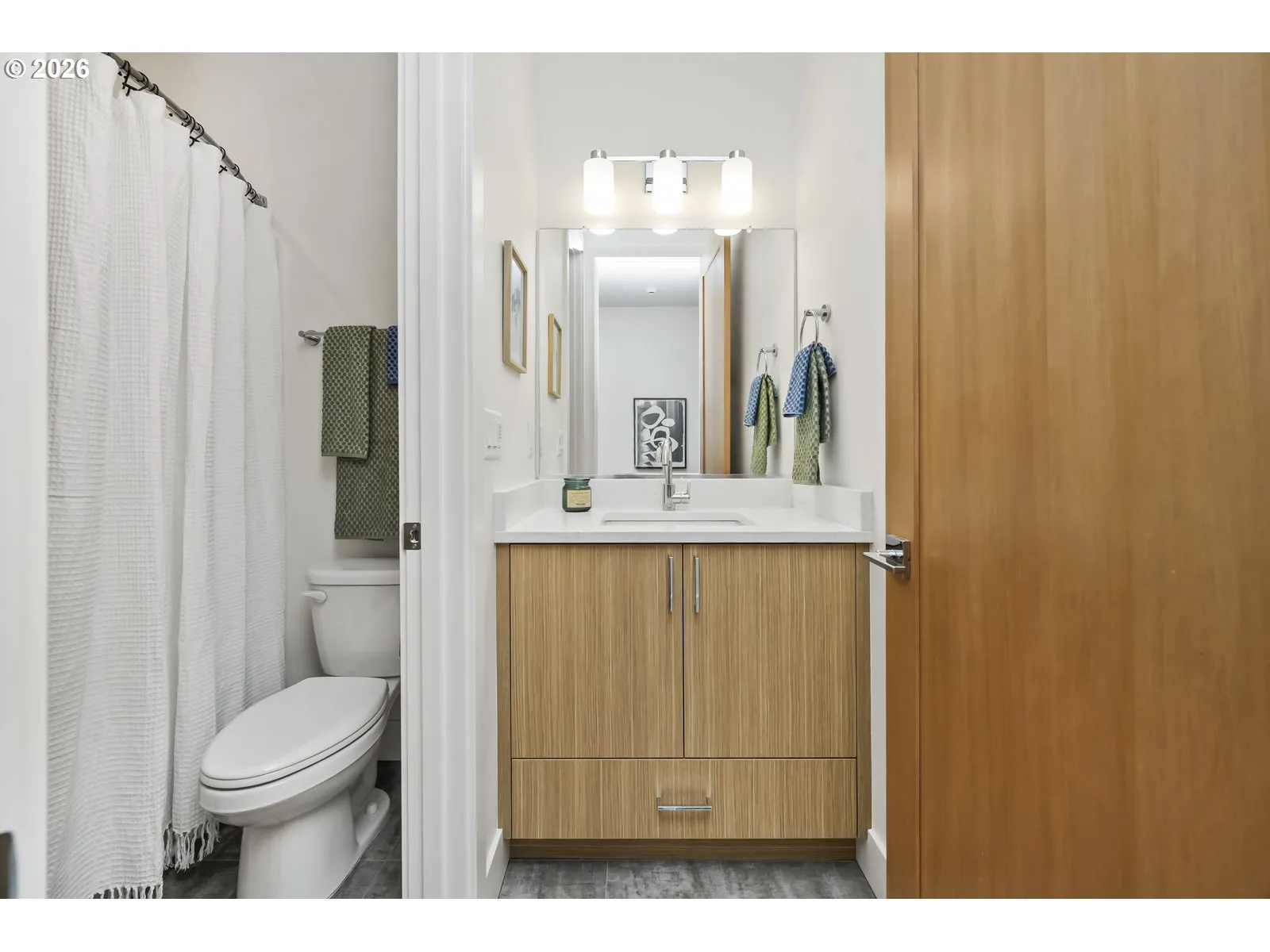 Bathroom-Upper