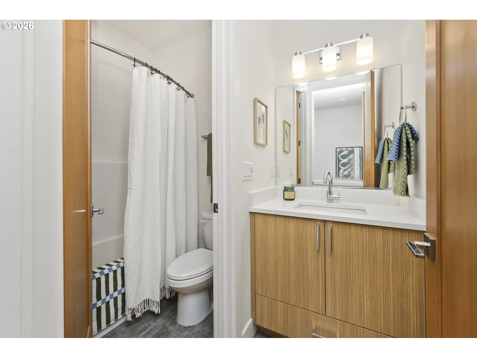 Bathroom-Upper