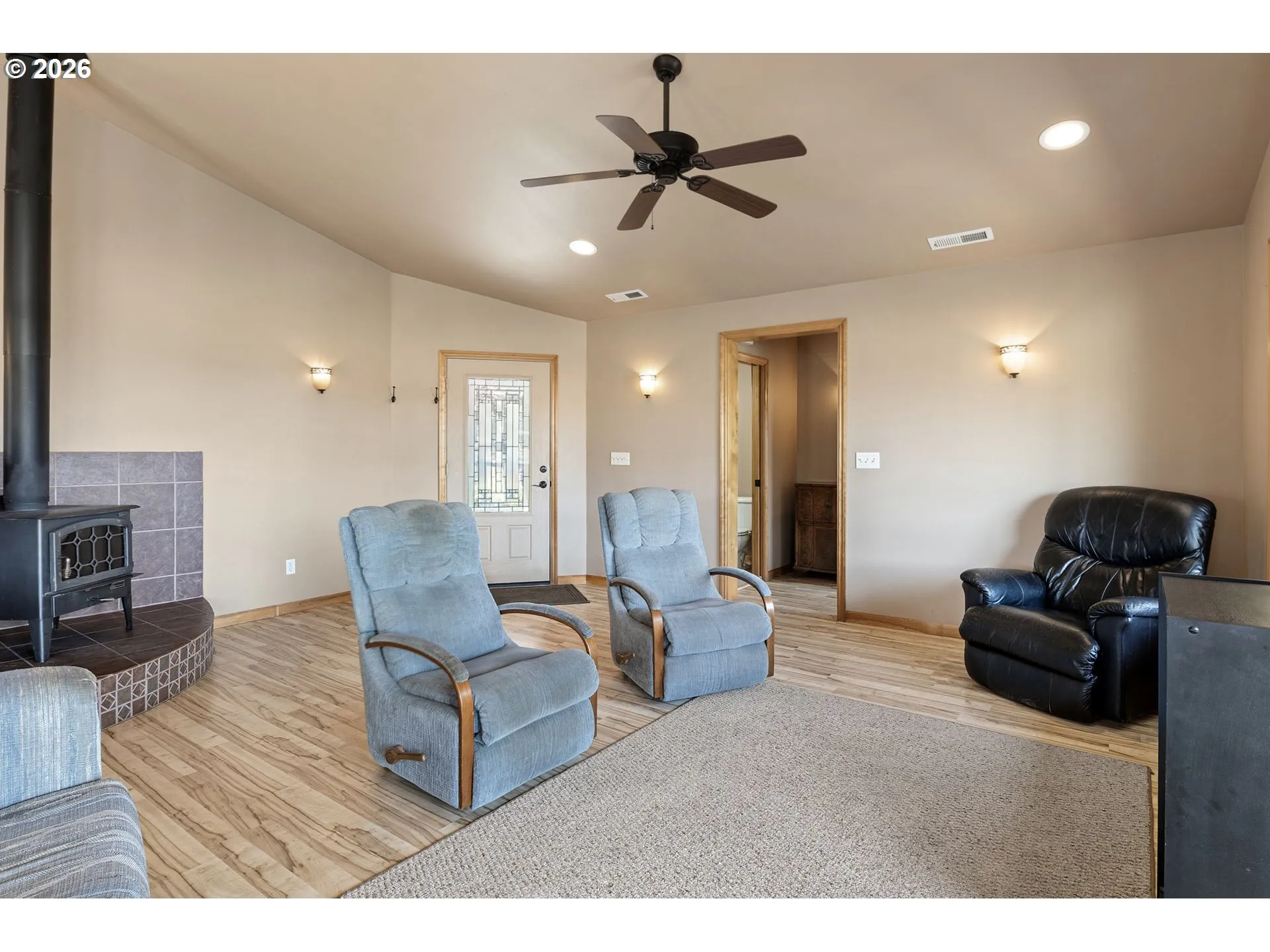 Living Room-Fireplace