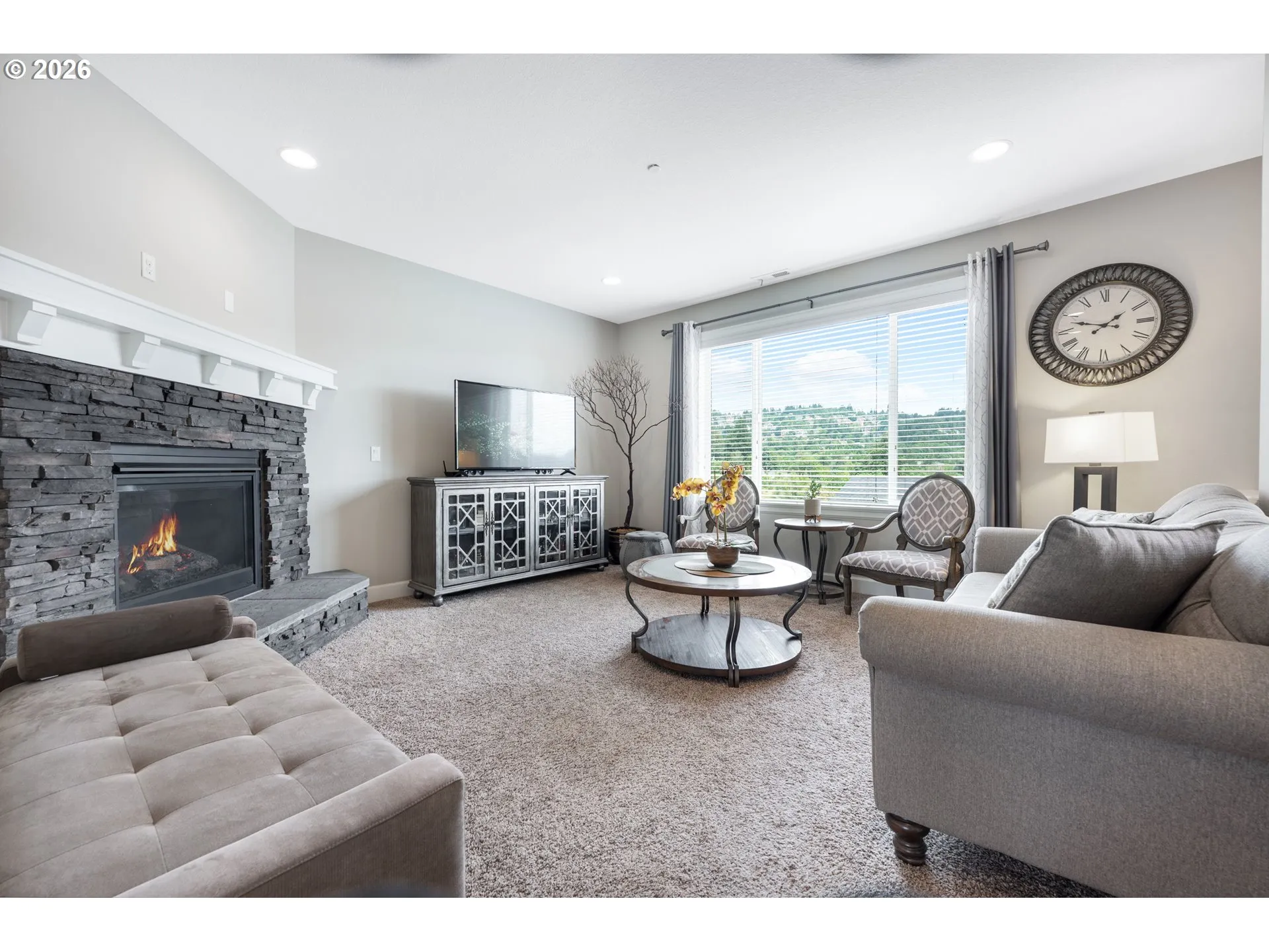 Living Room-Fireplace