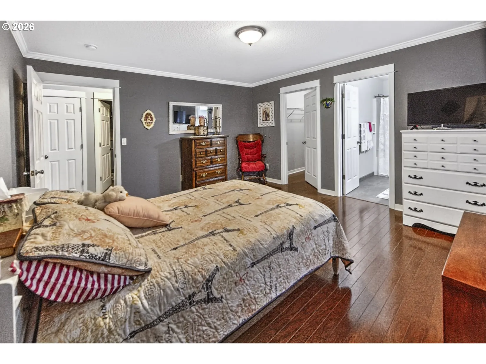 Bedroom, Primary