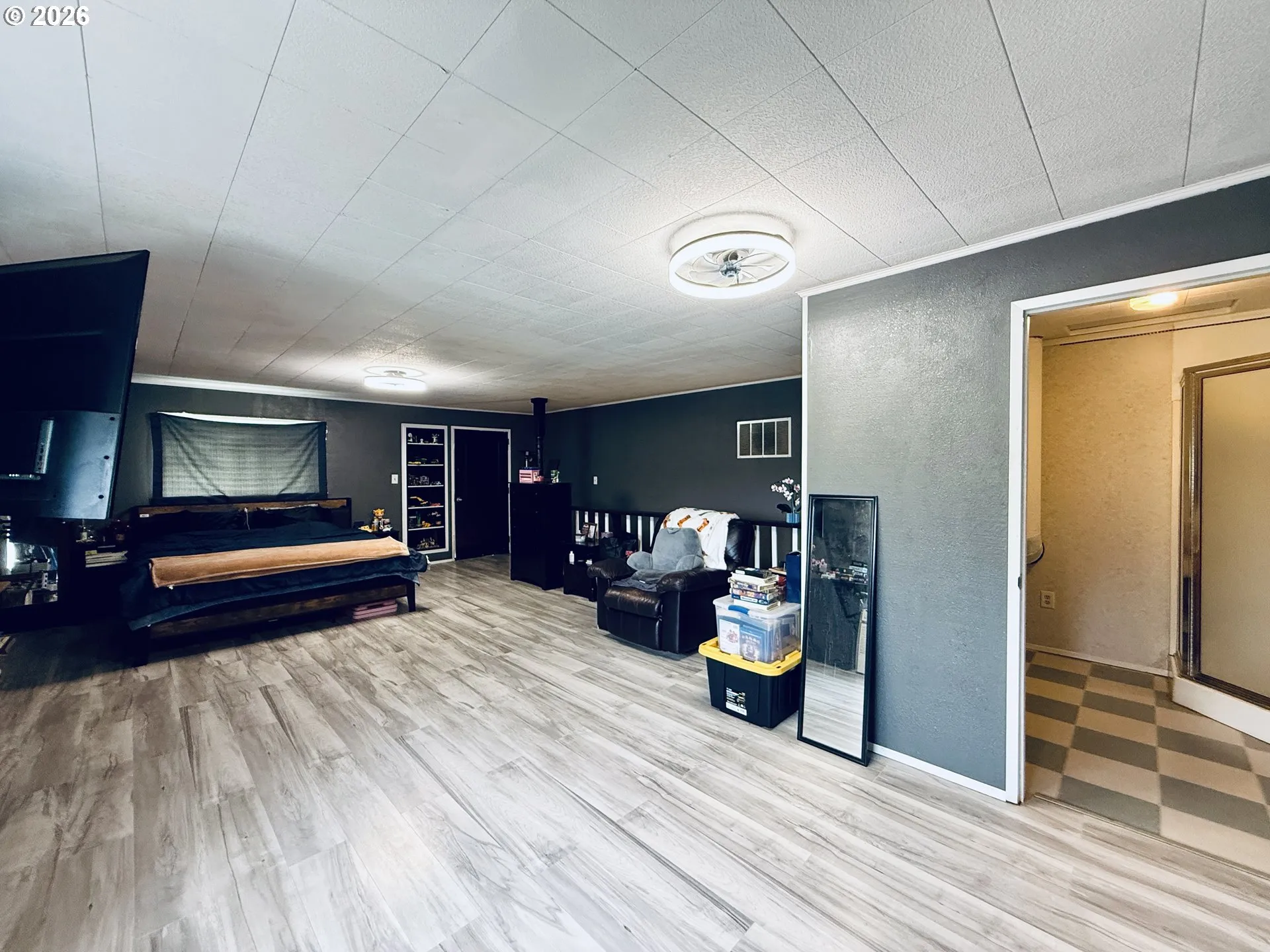 Primary Bedroom-Upper