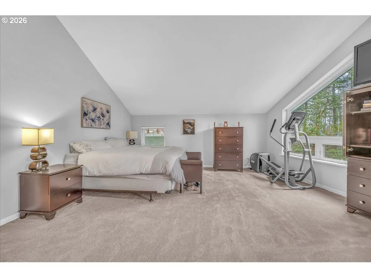 Bedroom, Owner's Suite-Upper